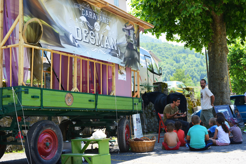 Caravane du Desman avec animation auprès d'enfants