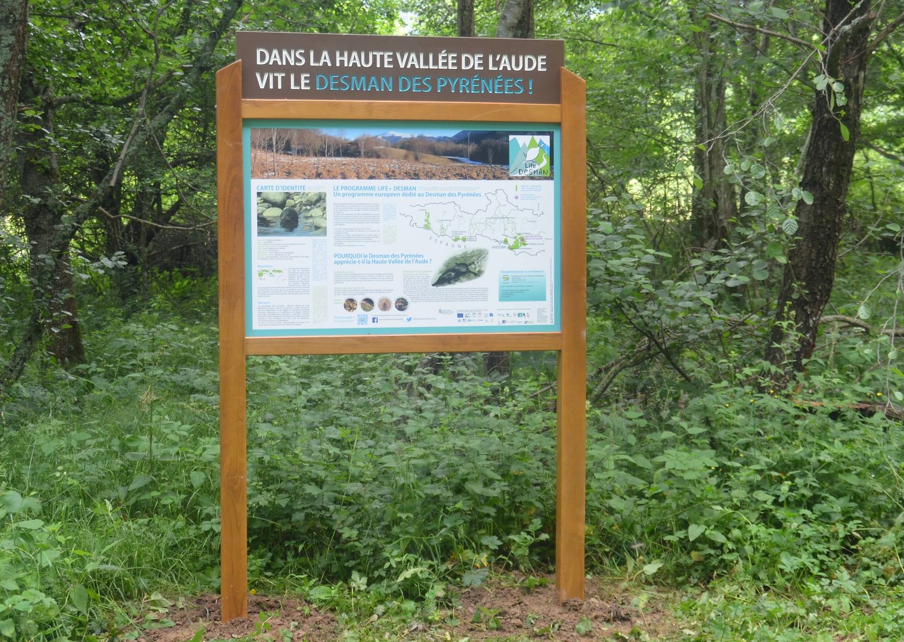 Panneau installé dans la vallée de l'Aude - © FAC